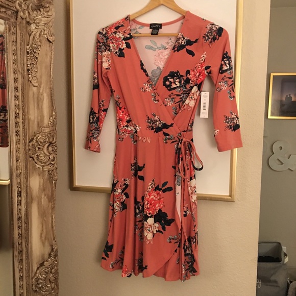 Dresses & Skirts - Wrap dress